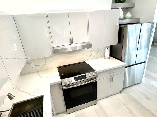 2406 Marathon Ln, Fort Lauderdale FL 33312
