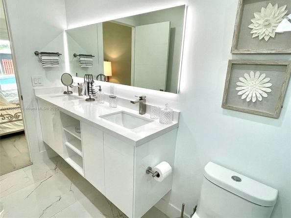 2406 Marathon Ln, Fort Lauderdale FL 33312