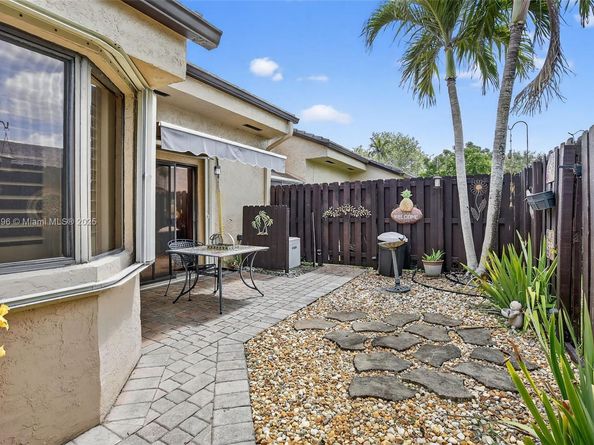 9404 N Chelsea Dr N, Plantation FL 33324