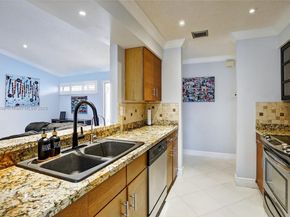 9404 N Chelsea Dr N, Plantation FL 33324