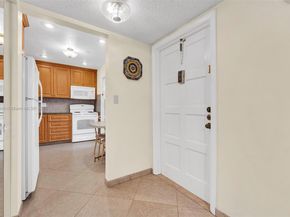 4270 NW 40th St 311, Lauderdale Lakes FL 33319