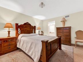 4270 NW 40th St 311, Lauderdale Lakes FL 33319