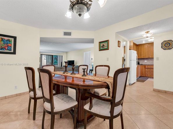 4270 NW 40th St 311, Lauderdale Lakes FL 33319