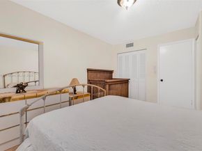 4270 NW 40th St 311, Lauderdale Lakes FL 33319