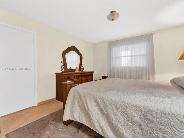 4270 NW 40th St 311, Lauderdale Lakes FL 33319