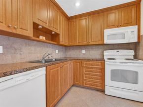 4270 NW 40th St 311, Lauderdale Lakes FL 33319