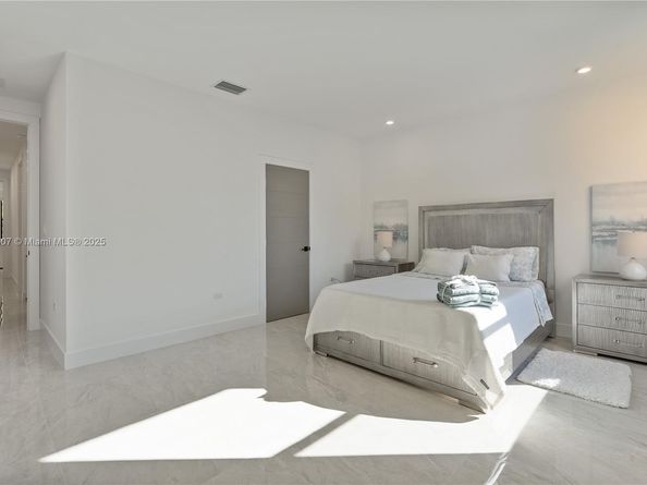 2887 SW 33rd Ave, Miami FL 33133
