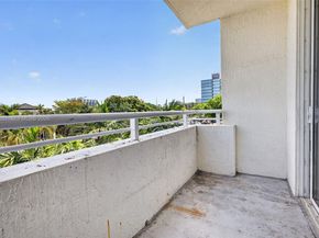 2775 NE 187th St 202, Aventura FL 33180