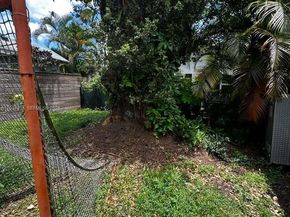 1823 SW 22nd St, Fort Lauderdale FL 33315