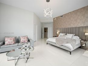 88 SW 7th St PH4301, Miami FL 33130