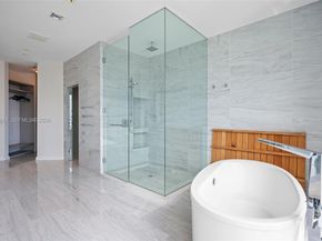 88 SW 7th St PH4301, Miami FL 33130