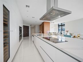 88 SW 7th St PH4301, Miami FL 33130