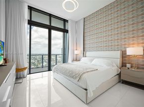 88 SW 7th St PH4301, Miami FL 33130
