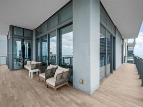 88 SW 7th St PH4301, Miami FL 33130