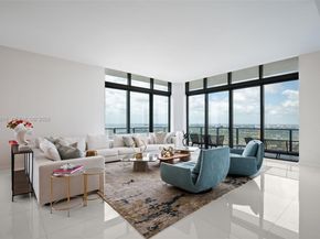 88 SW 7th St PH4301, Miami FL 33130