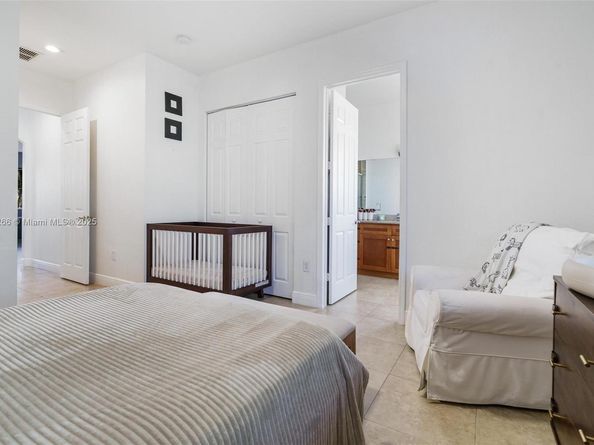18253 SW 152nd Pl, Miami FL 33187