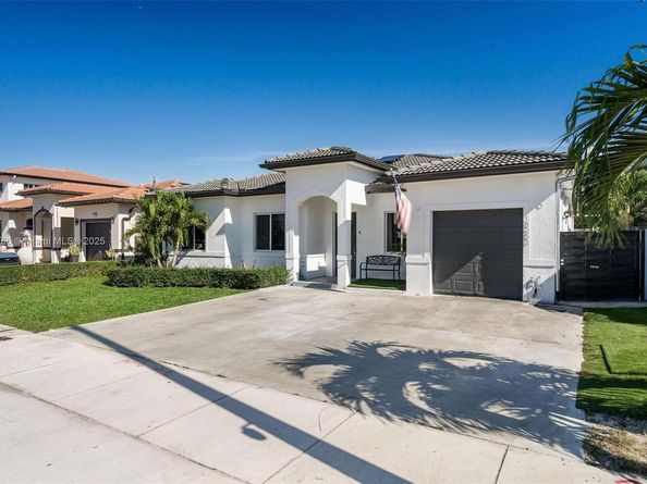 18253 SW 152nd Pl, Miami FL 33187