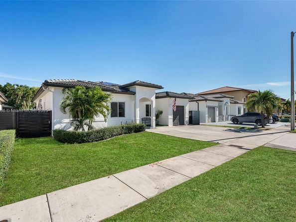 18253 SW 152nd Pl, Miami FL 33187