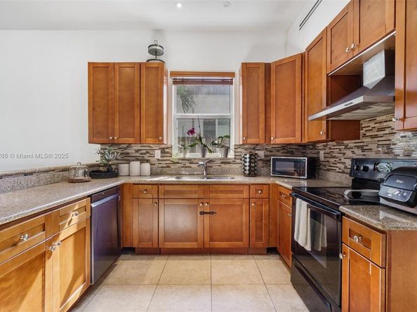 18253 SW 152nd Pl, Miami FL 33187