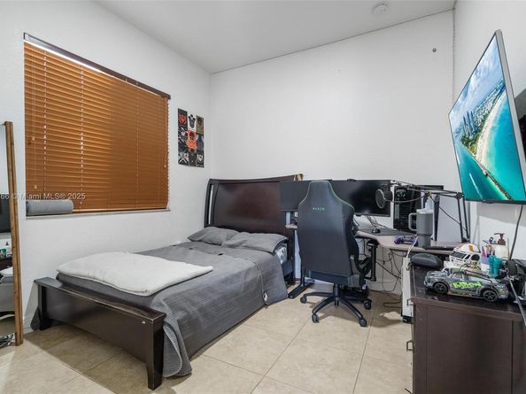 18253 SW 152nd Pl, Miami FL 33187
