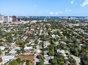 620 SW 10th St, Fort Lauderdale FL 33315