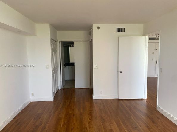 3300 NE 191st St 416, Aventura FL 33180