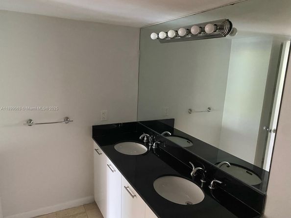 3300 NE 191st St 416, Aventura FL 33180