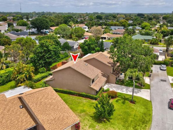 11905 Donlin Dr, Wellington FL 33414