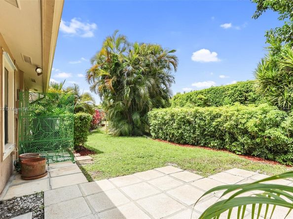 11905 Donlin Dr, Wellington FL 33414