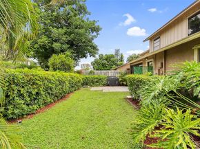 11905 Donlin Dr, Wellington FL 33414