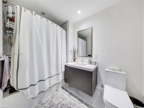 851 NE 1st Ave 3810, Miami FL 33132