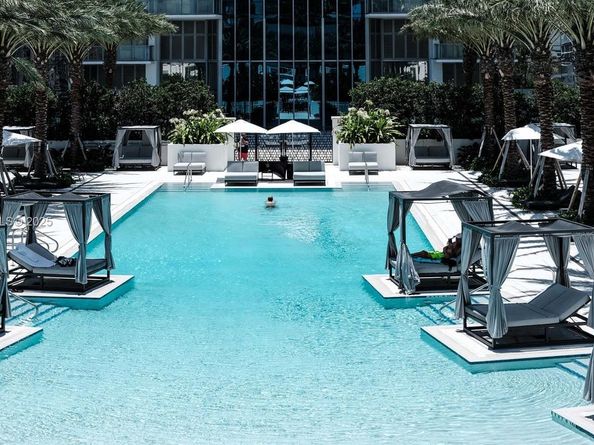 851 NE 1st Ave 3810, Miami FL 33132