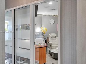 20201 E Country Club Dr 1006, Aventura FL 33180