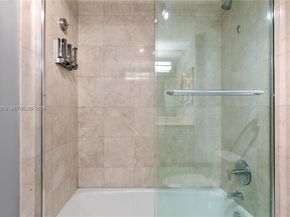 20201 E Country Club Dr 1006, Aventura FL 33180