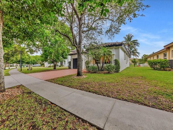 5046 SW 137th Ter, Miramar FL 33027