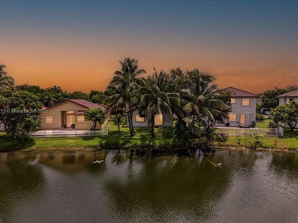 5046 SW 137th Ter, Miramar FL 33027