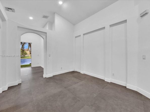 5046 SW 137th Ter, Miramar FL 33027