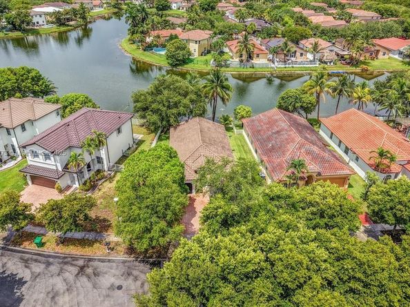 5046 SW 137th Ter, Miramar FL 33027