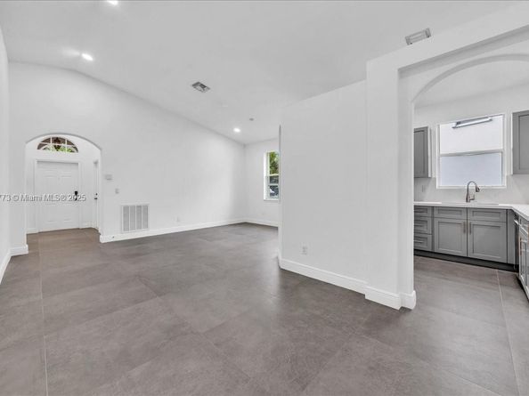 5046 SW 137th Ter, Miramar FL 33027