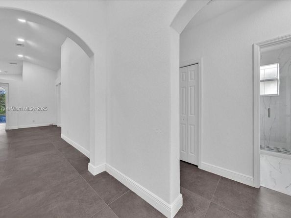 5046 SW 137th Ter, Miramar FL 33027