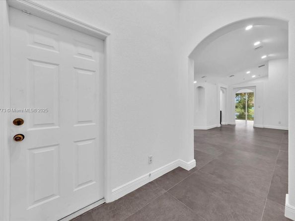 5046 SW 137th Ter, Miramar FL 33027