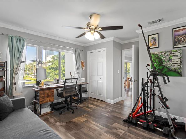 120 Golden Isles Dr 23B, Hallandale Beach FL 33009