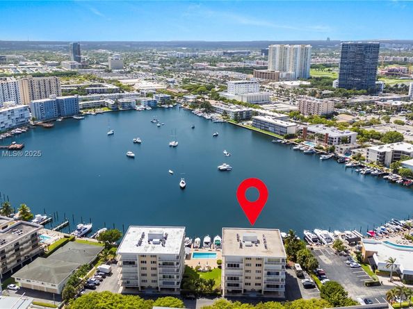 120 Golden Isles Dr 23B, Hallandale Beach FL 33009