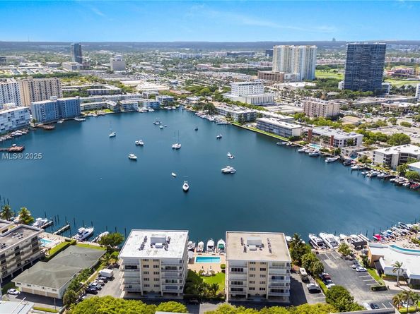 120 Golden Isles Dr 23B, Hallandale Beach FL 33009