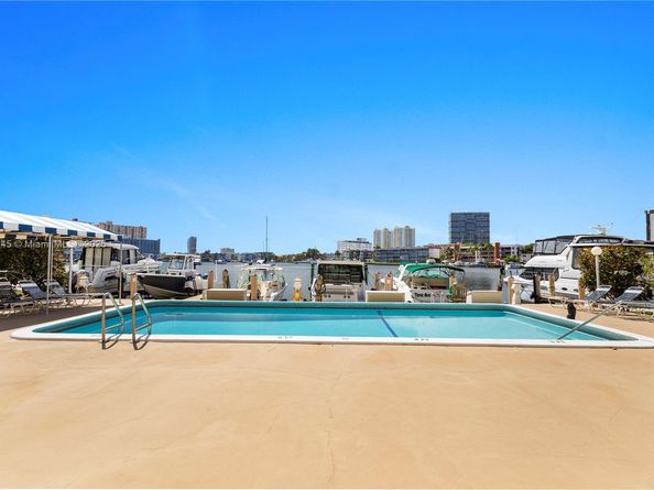 120 Golden Isles Dr 23B, Hallandale Beach FL 33009