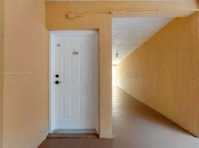 9437 SW 76th St V25, Miami FL 33173