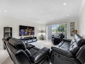 9437 SW 76th St V25, Miami FL 33173