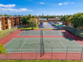 9437 SW 76th St V25, Miami FL 33173
