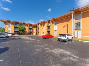 9437 SW 76th St V25, Miami FL 33173