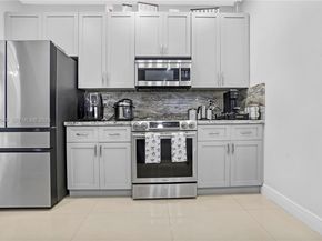 2132 NE 38th Rd, Homestead FL 33033